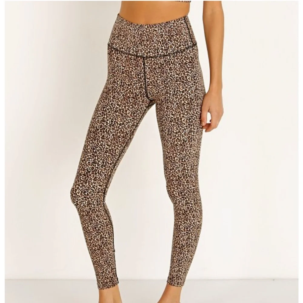 Varley Leopard Workout Set - Picture 7 of 14